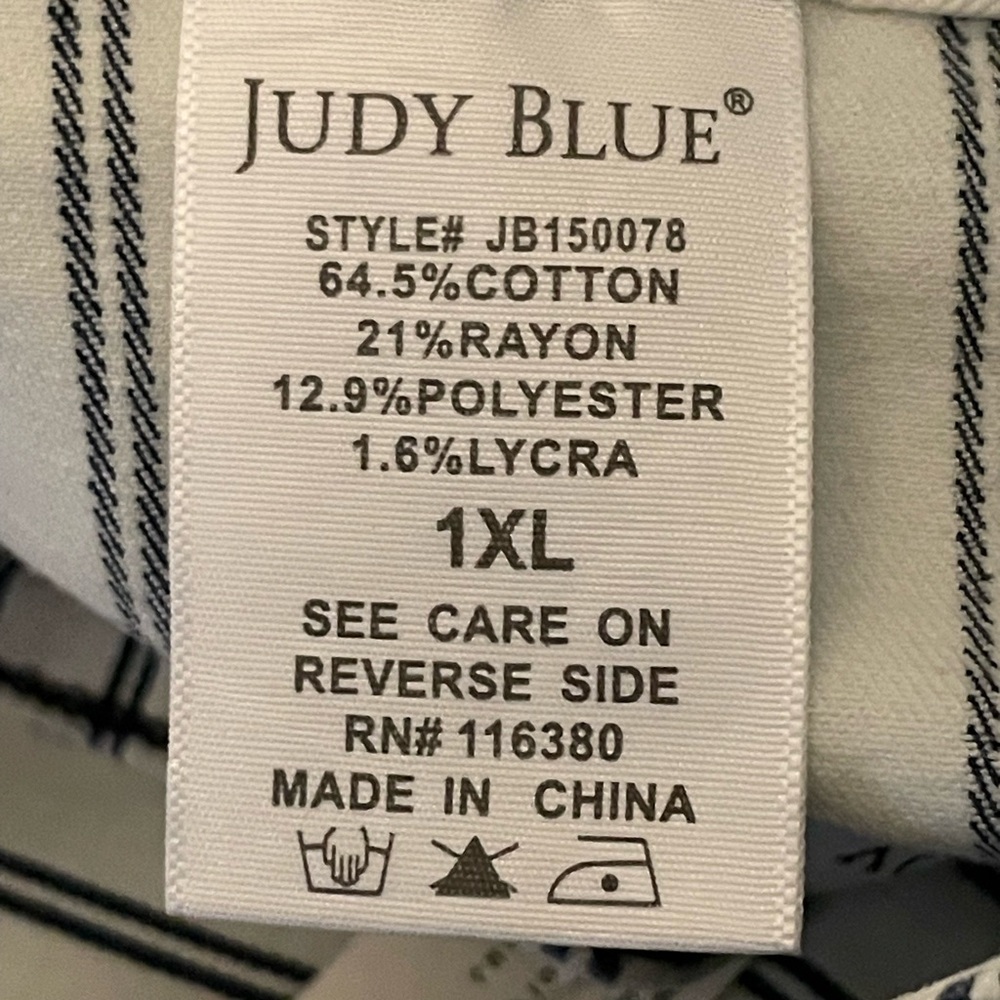 Judy Blue Navy White Striped High Waist Denim Short Rose Gold Buttons Size 1X - Picture 13 of 16
